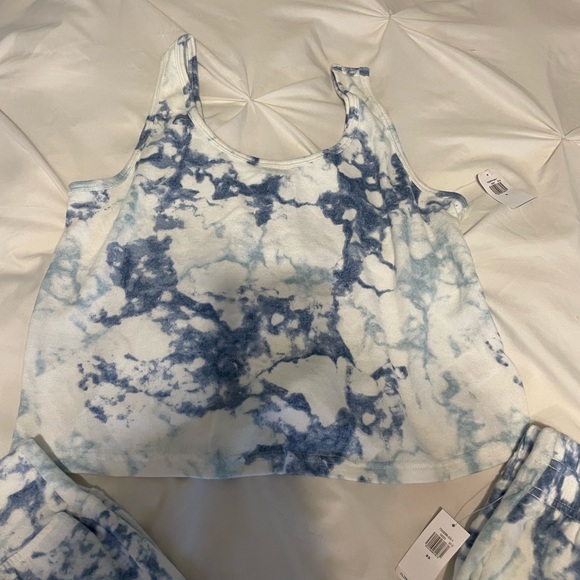 Crop Top & Jogger Set XS/S Plush Knit - Picture 6 of 6